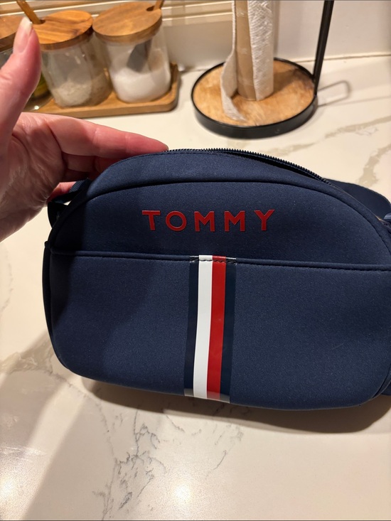 Tommy Hilfiger Handbags - Tommy Hilfiger navy Crossbody
